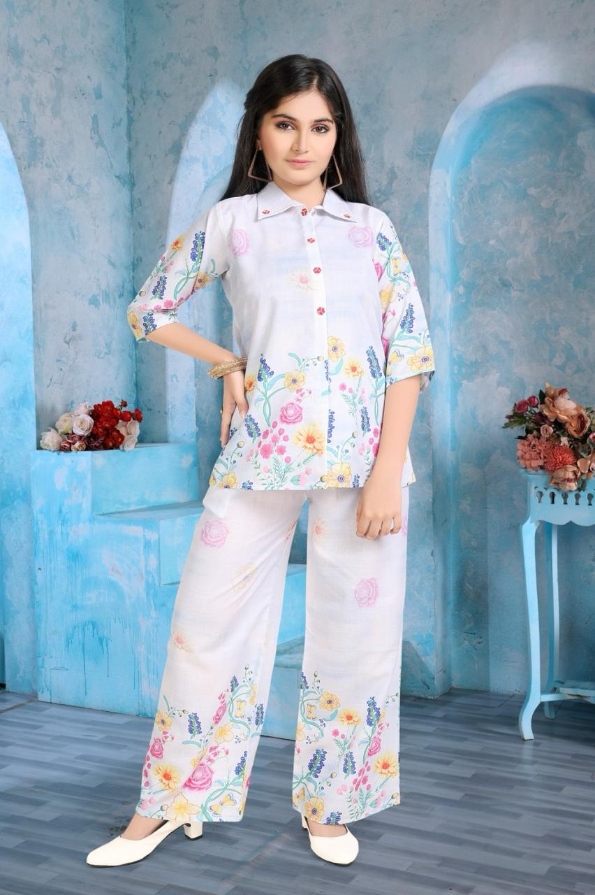 WhatsApp Image 2025-09-21 at 17.10.07_b455e586 Chic Floral Tailored Two-Piece Set - Short Sleeve Button-Down and Palazzos - Image 1